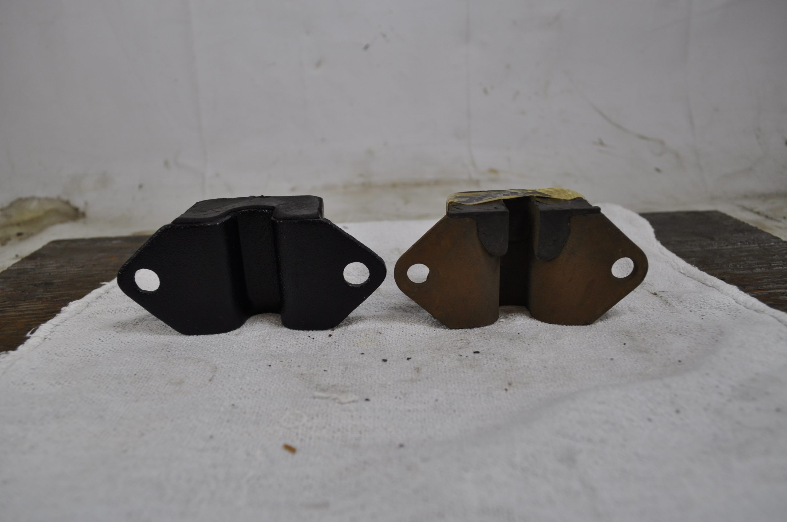 CM2040 - MOTOR MOUNT BOTTOM