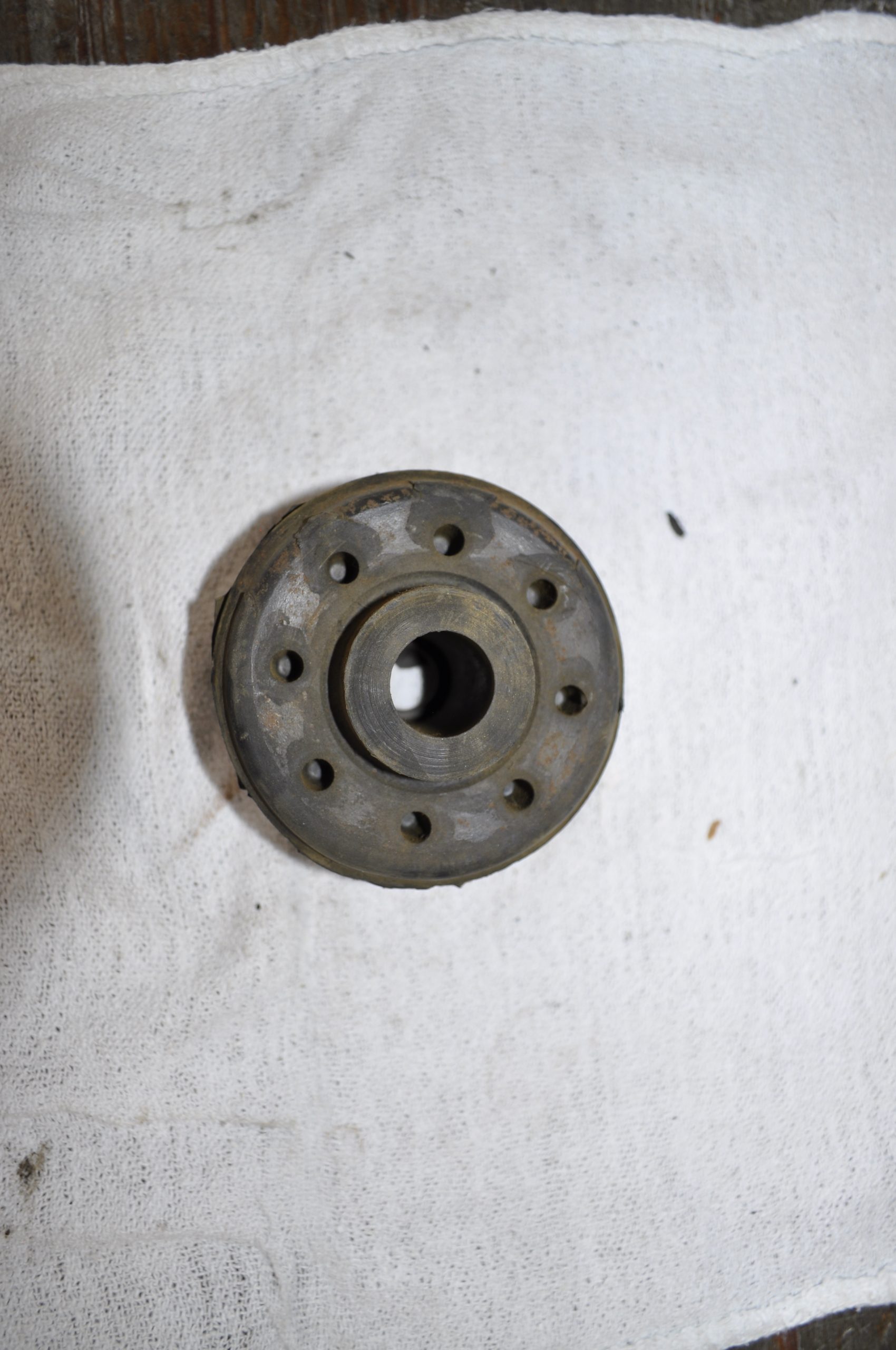 CM2050 - MOTOR MOUNT TOP