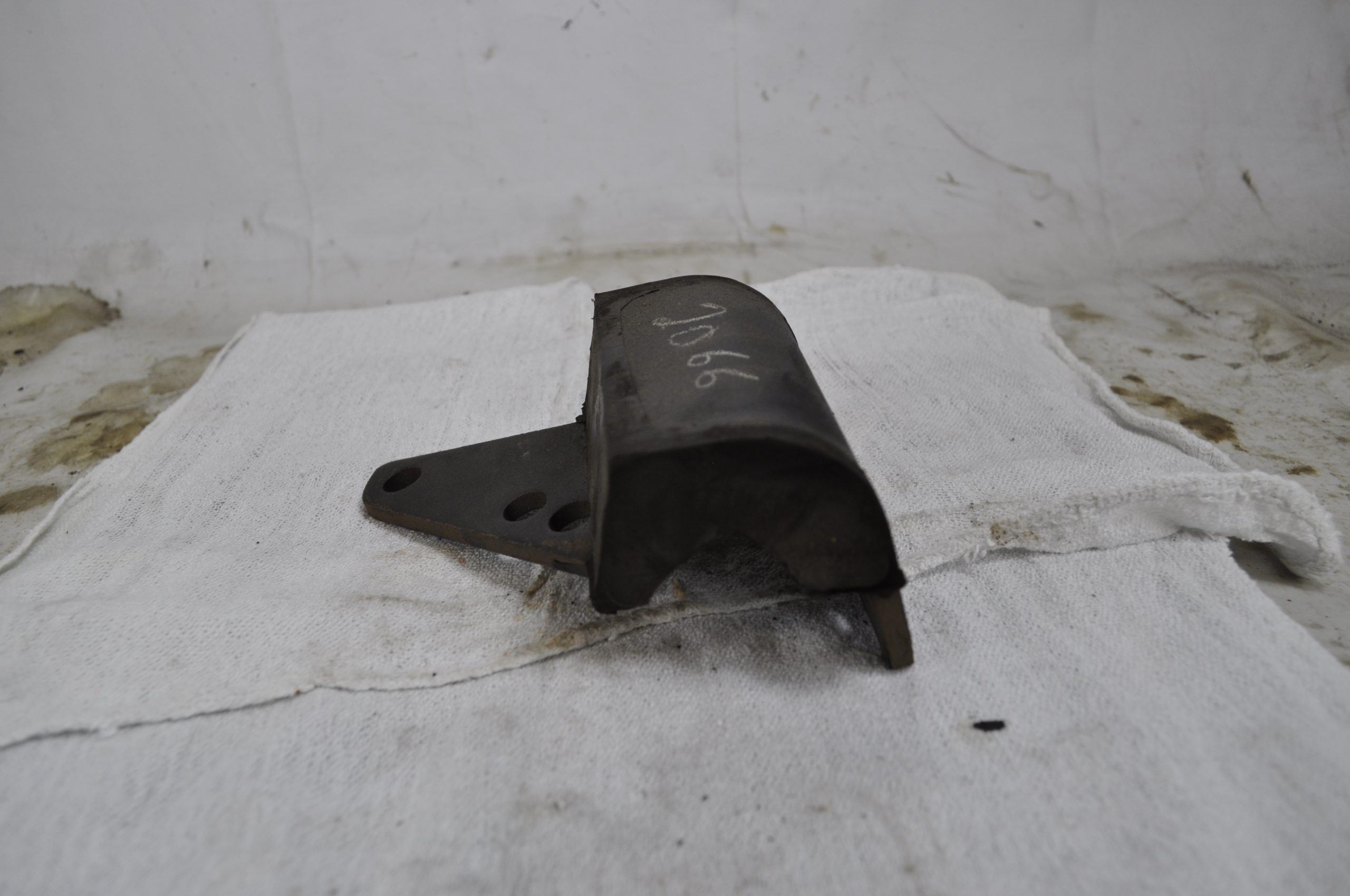 CM2066 - MOTOR MOUNT