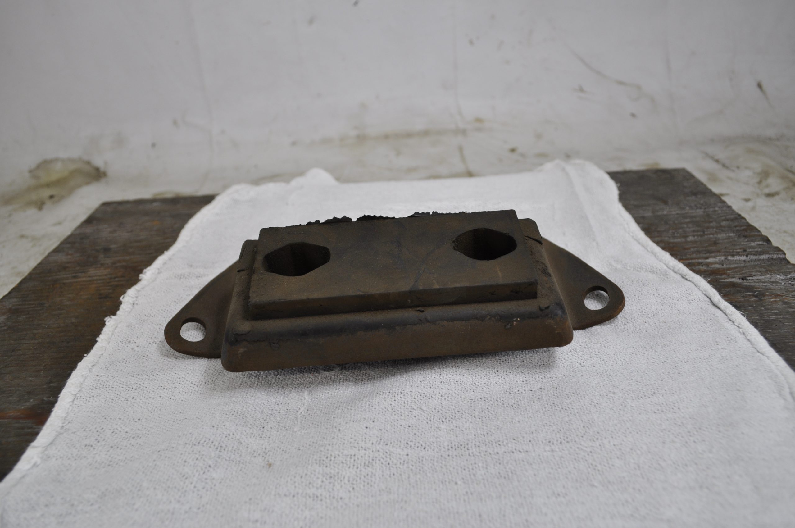 CM2011 - MOTOR MOUNT