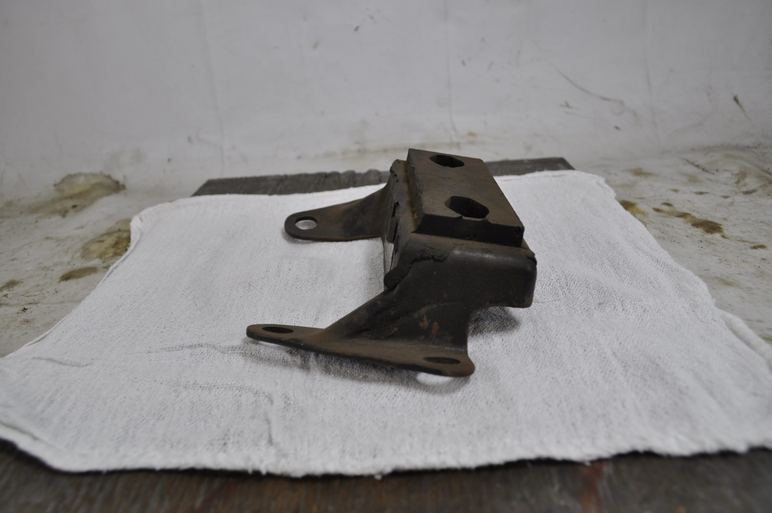 CM2011 - MOTOR MOUNT SIDE