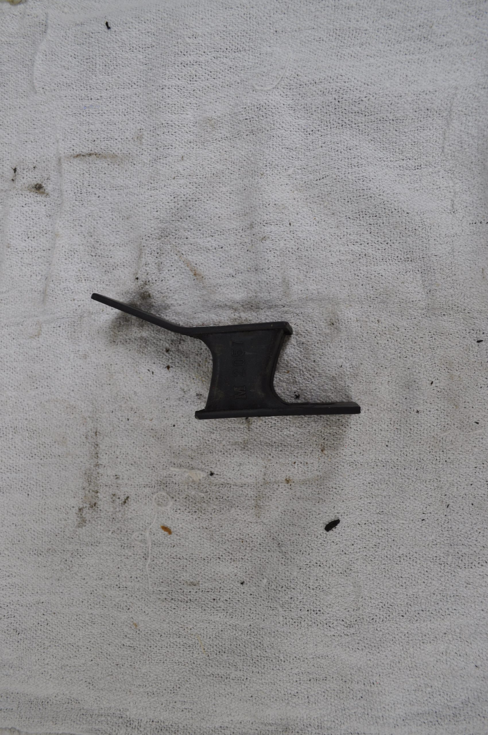 CM2057 - MOTOR MOUNT