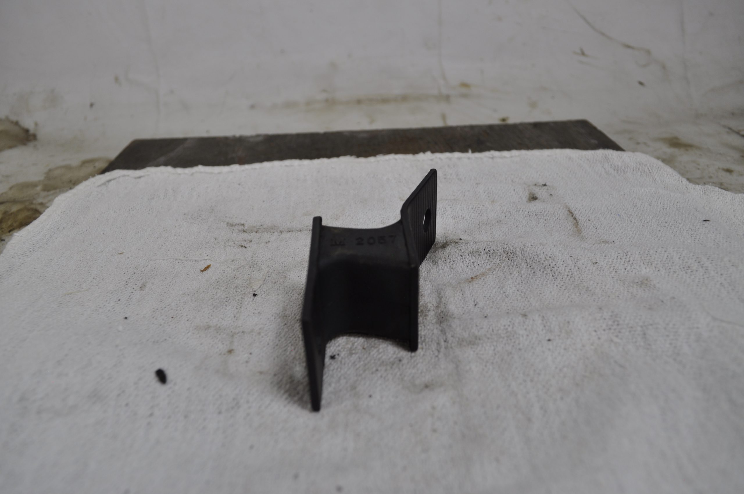 CM2057 - MOTOR MOUNT