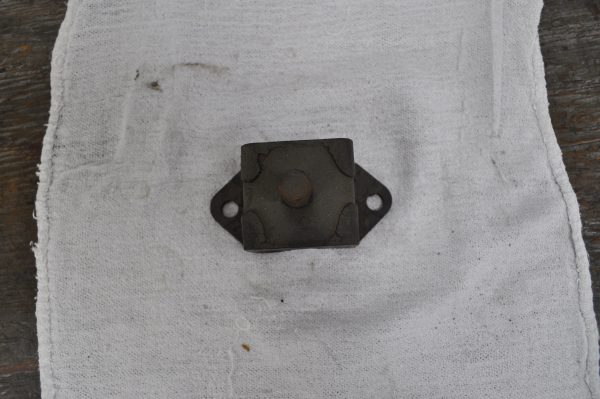CM2039 - MOTOR MOUNT TOP