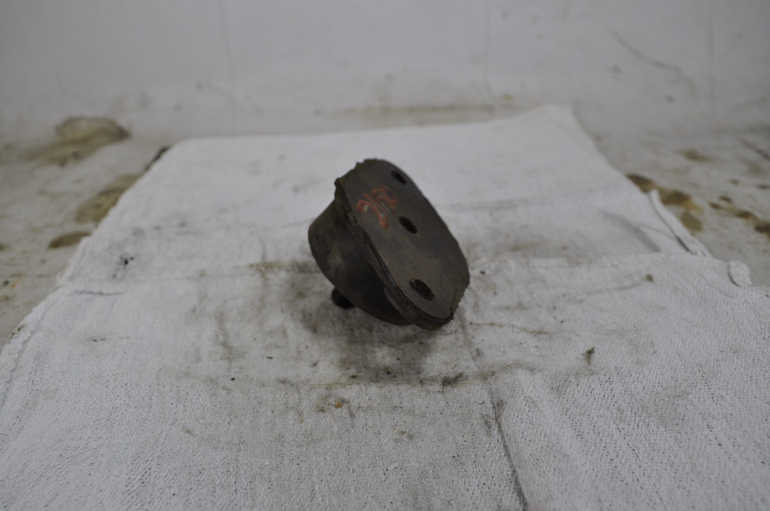 CM2150 MOTOR MOUNT